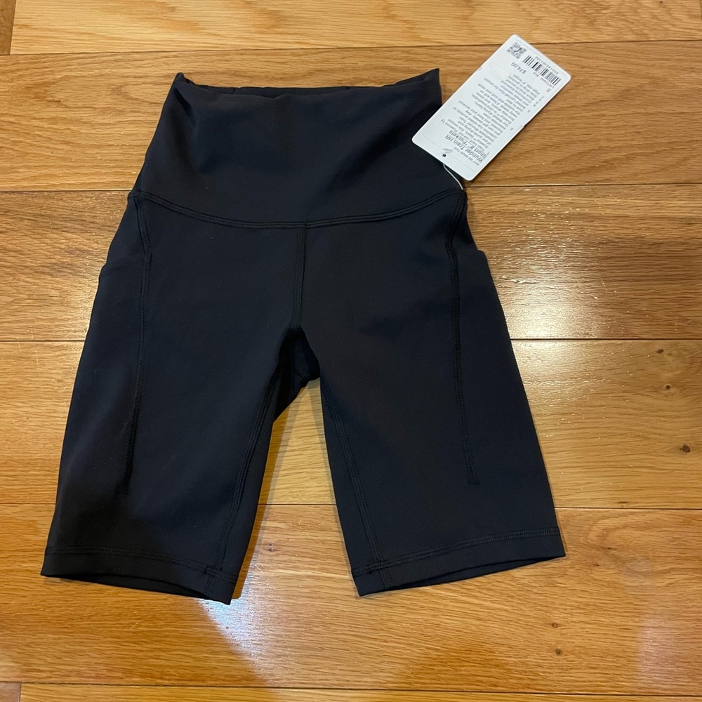 Lululemon Wunder Train HR Short 8" Pockets Black Woman’s size 2